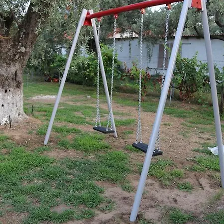 Patroudis House アパート